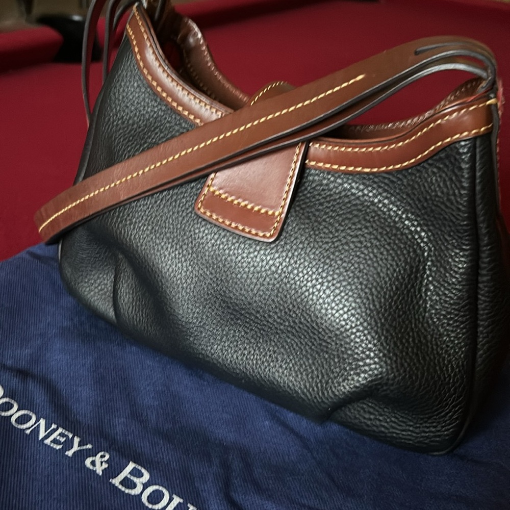 Black leather dooney and bourke shoulder bag - Picture 3 of 7